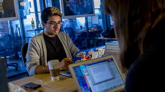 Takshil Sachdev ’19 at his summer internship with Grinnell Prize winner Global Press Institute in San Francisco