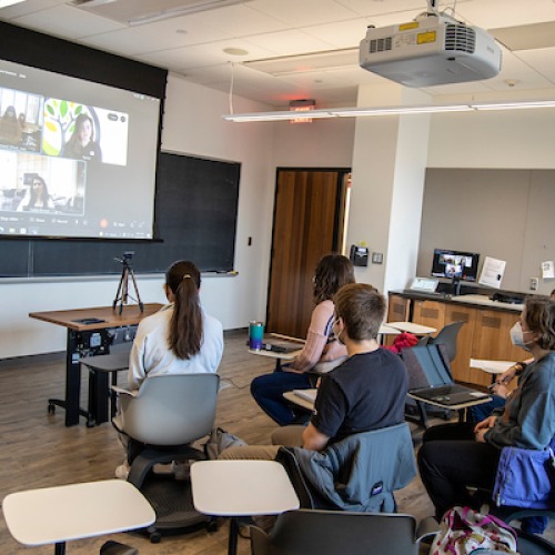 Spanish students meet virtually with community partners