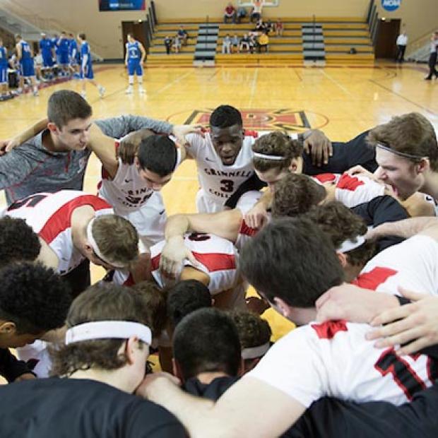 basketball team huddle