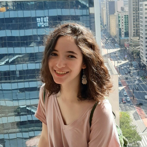 a young woman in an urban setting